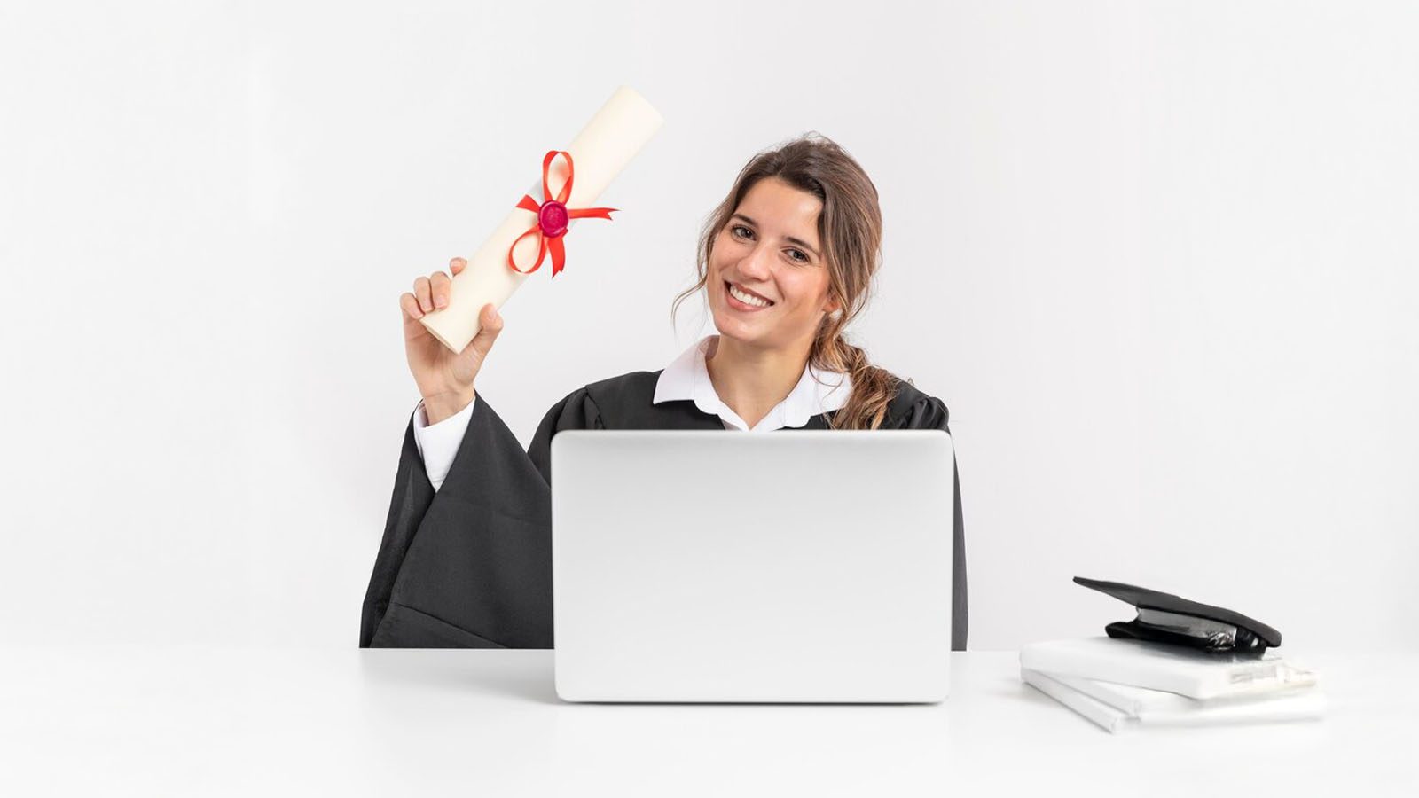 ¡Asume el papel de egresado destacado!