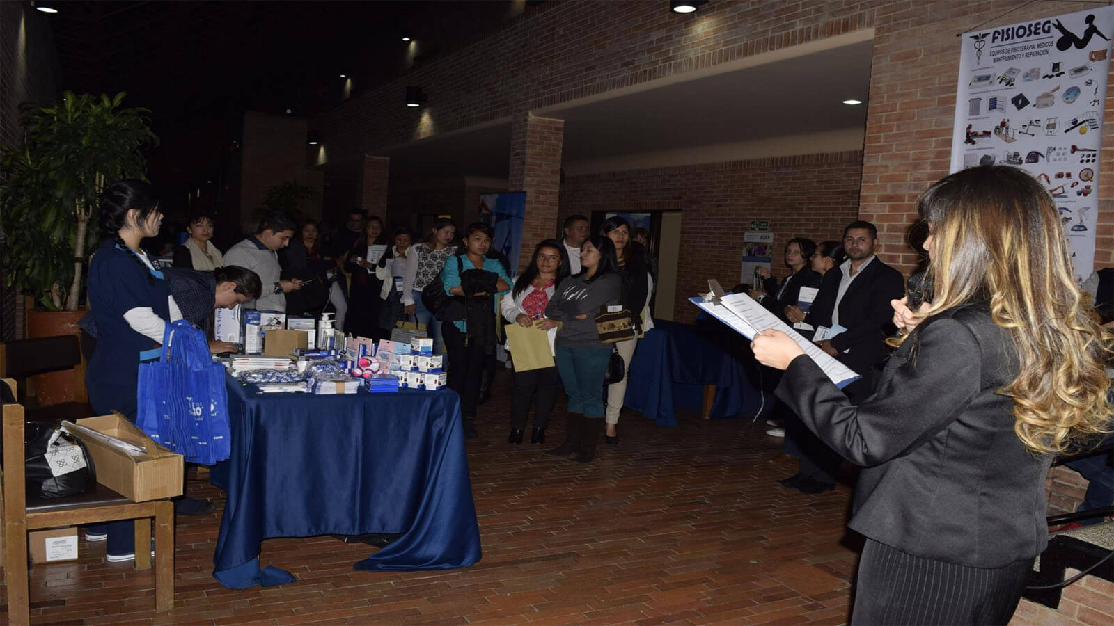 Graduados de la ECR regresaron a su casa academica