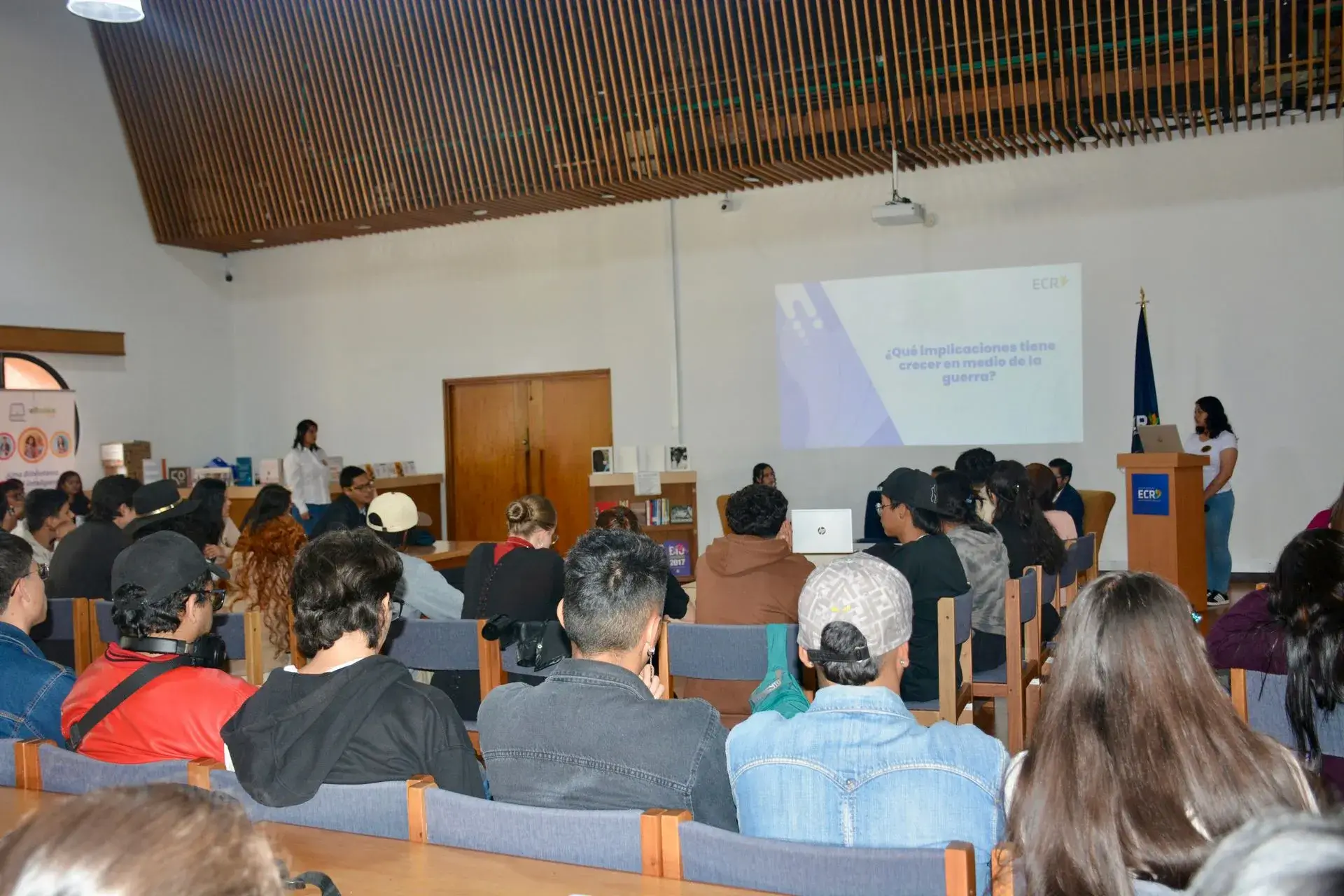 Internacionalización en casa: Conexiones globales desde la ECR 4 Internacionalización