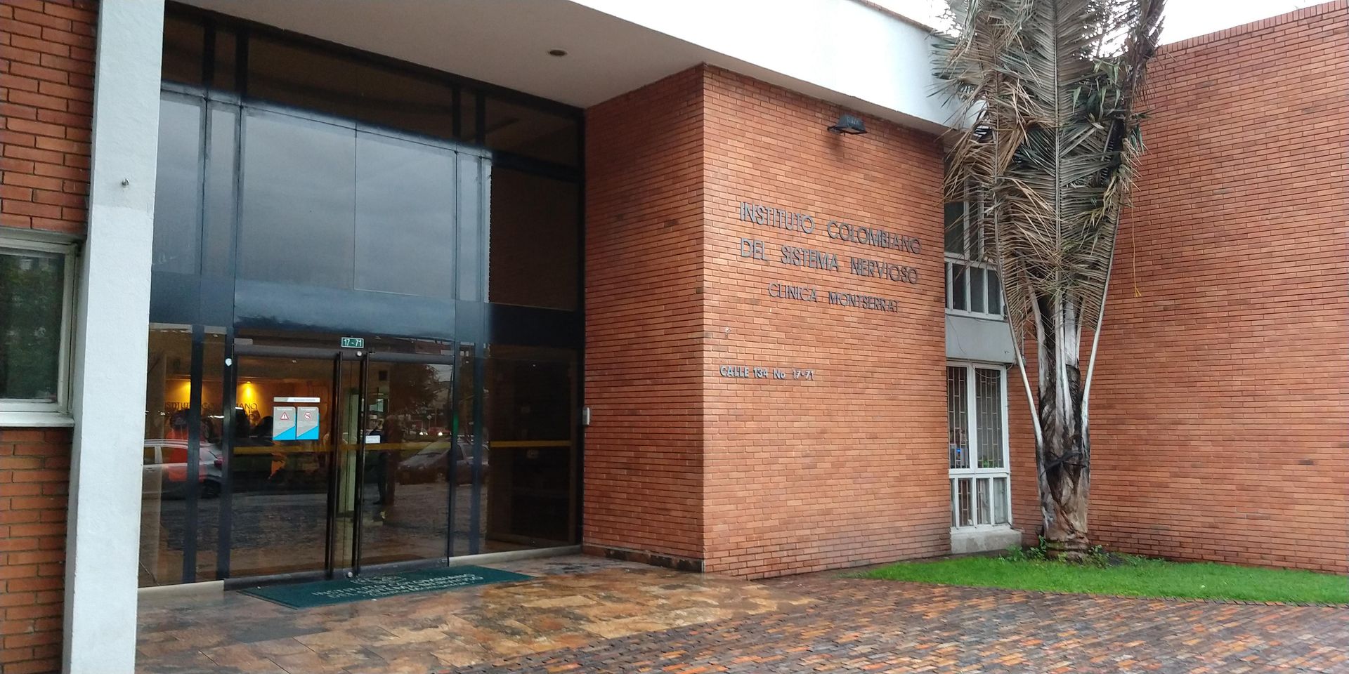 Estudiantes de Administración en Salud inician su primera práctica en la Clínica Monserrat