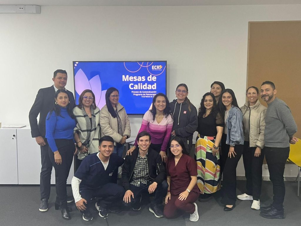 El Observatorio de Egresados: conectando la educación con el mercado laboral 2 ComprometidosconlaexcelenciaMesasdecalidadparalareacreditaciondelprogramadeFisioterapia